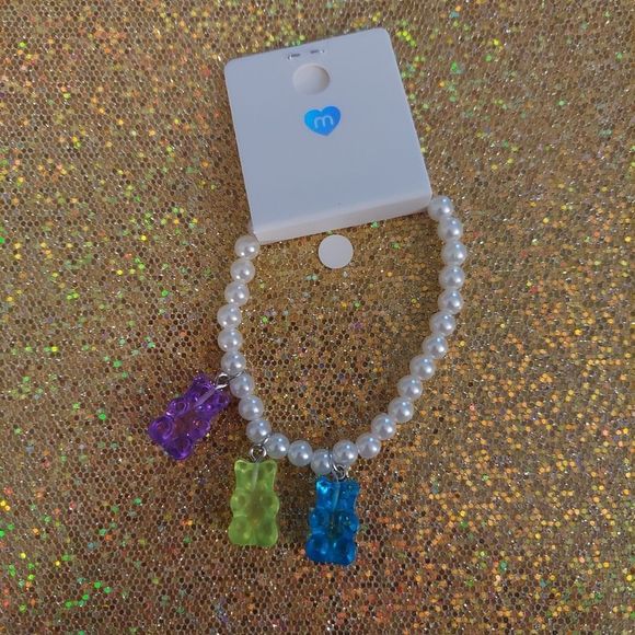 Bear Charm Pearl Bracelet - Picture 3 of 5